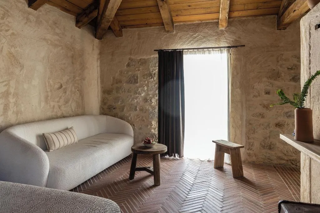 Room, Amalen Suites, Crete