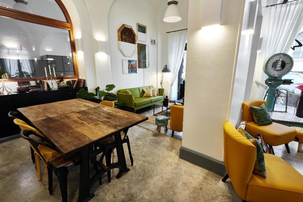 Lobby, Generator Rome, Naples