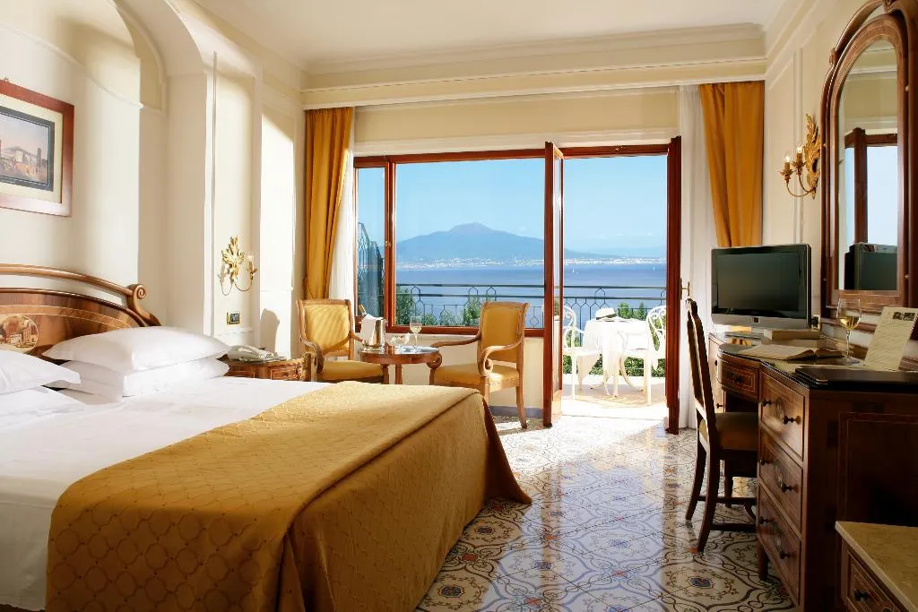 DOUBLE SEA VIEW Room, Grand Hotel De La Ville, Naples