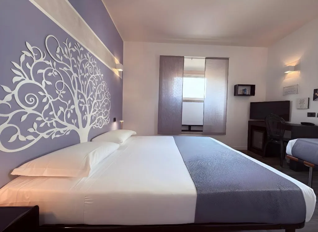 TRIPLE STANDARD Room, Hotel Europa, Milan