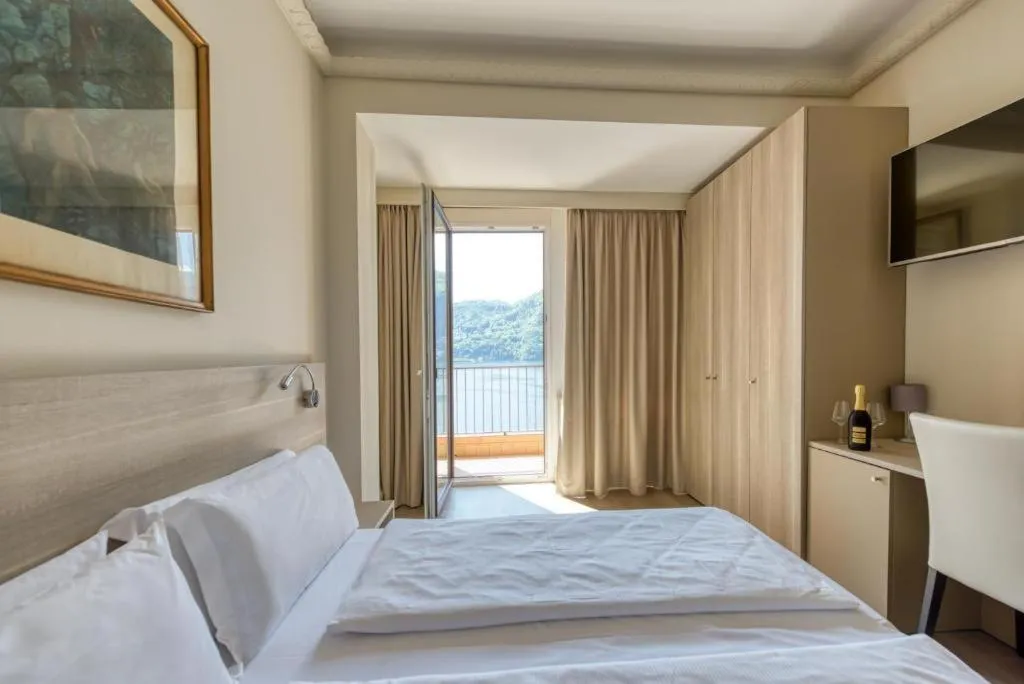 TWIN LAKE VIEW Room, Hotel Bazzoni et Du Lac, Milan