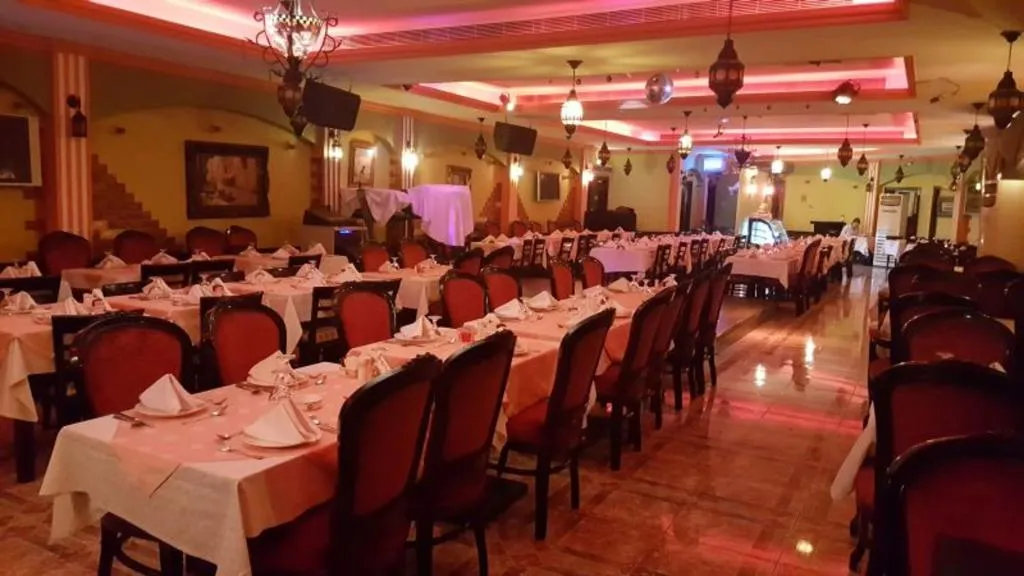 Restaurant, Regent Beach Resort Jumeirah, Dubai