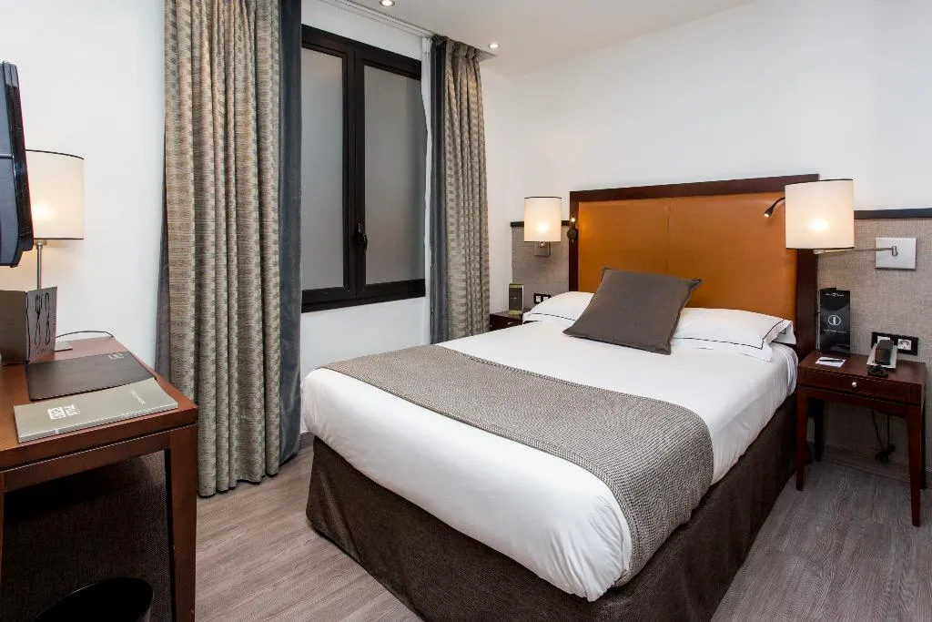 SINGLE STANDARD Room, Hotel Balmoral, Barcelona