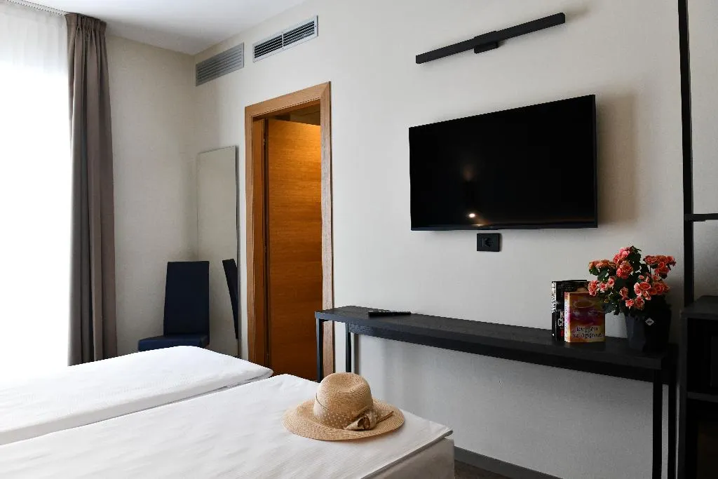 DOUBLE SUPERIOR Room, Eden Hotel, Venice