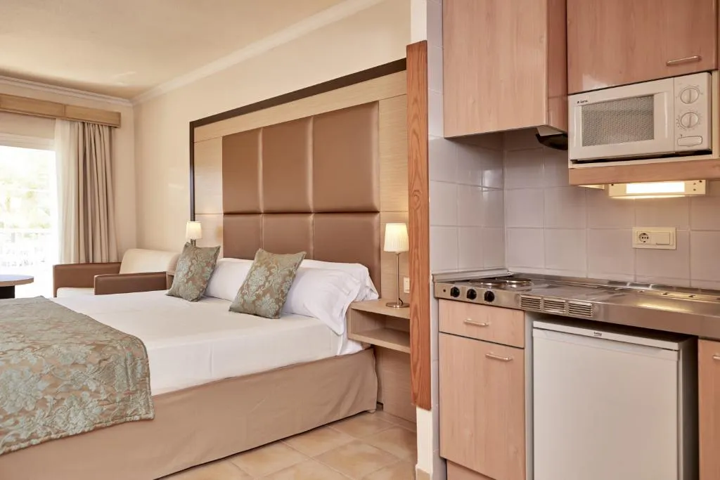 STUDIO PREMIUM Room, Zafiro Cala Mesquida, Majorca