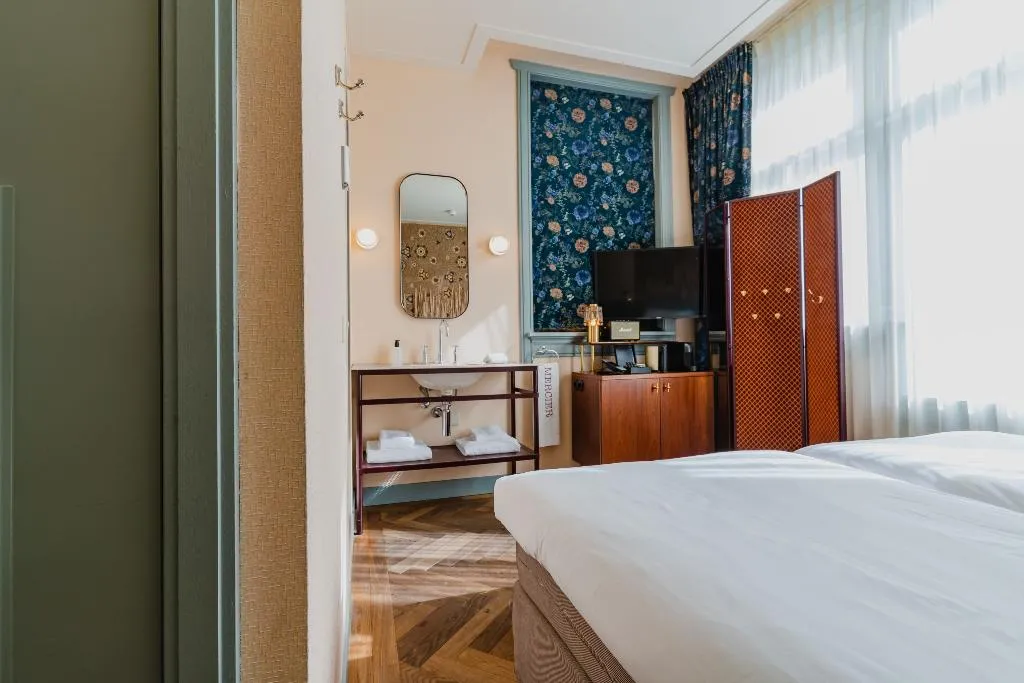 Room, Hotel Mercier, Amsterdam