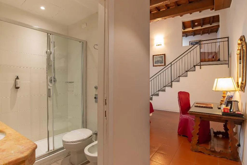 JUNIOR SUITE STANDARD Room, Machiavelli Palace, Florence