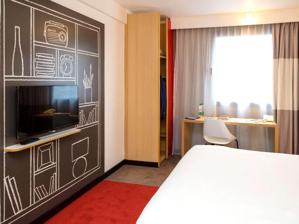 FAMILY ROOM WITH DOUBLE BED Room, Ibis Krakow Centrum, Krakow