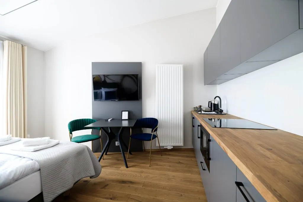 STUDIO KING SIZE BED Room, Aparthotel Inspire Miodova Residence, Krakow