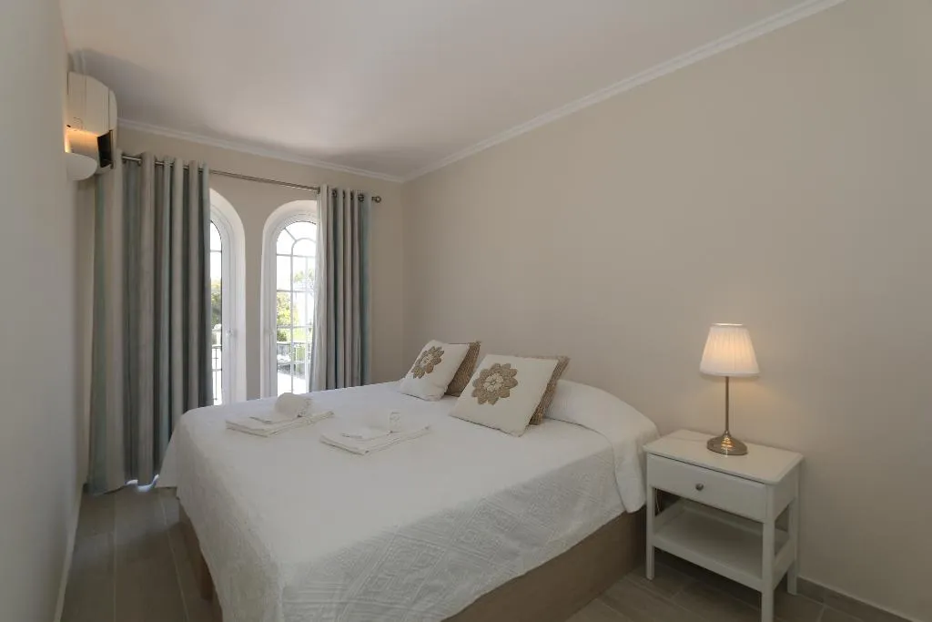 APARTMENT TWO BEDROOMS Room, Apartamentos The Old Village by Village 4u, Algarve