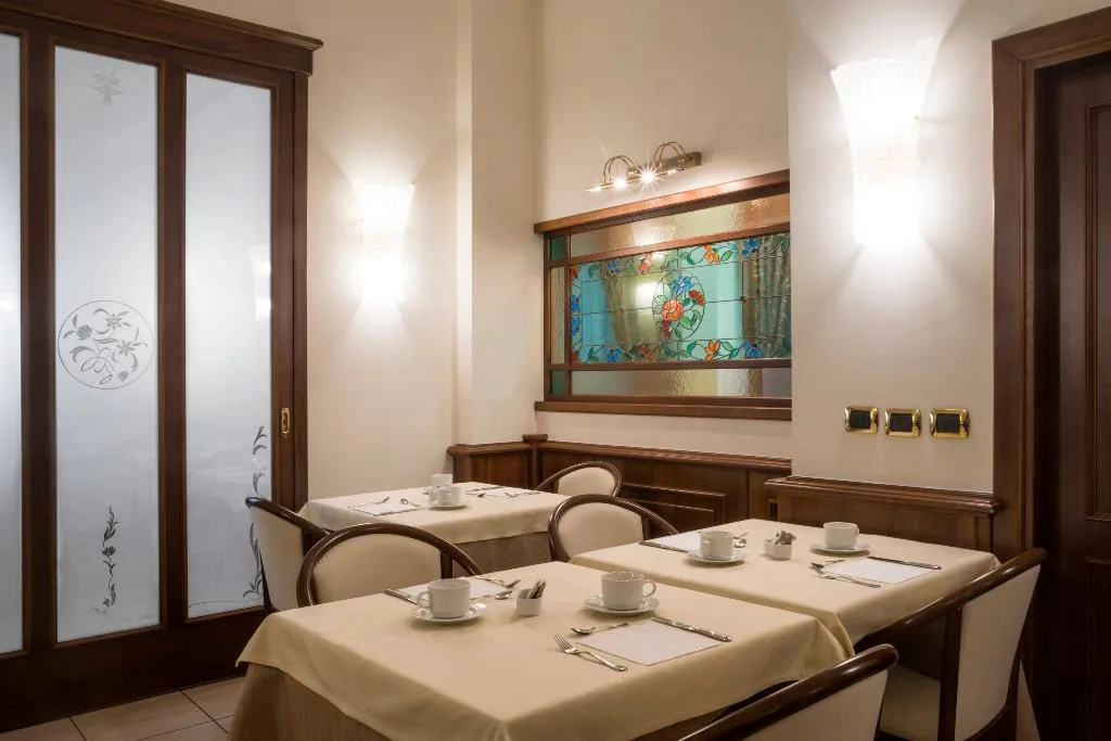 Restaurant, Lancaster Hotel, Milan
