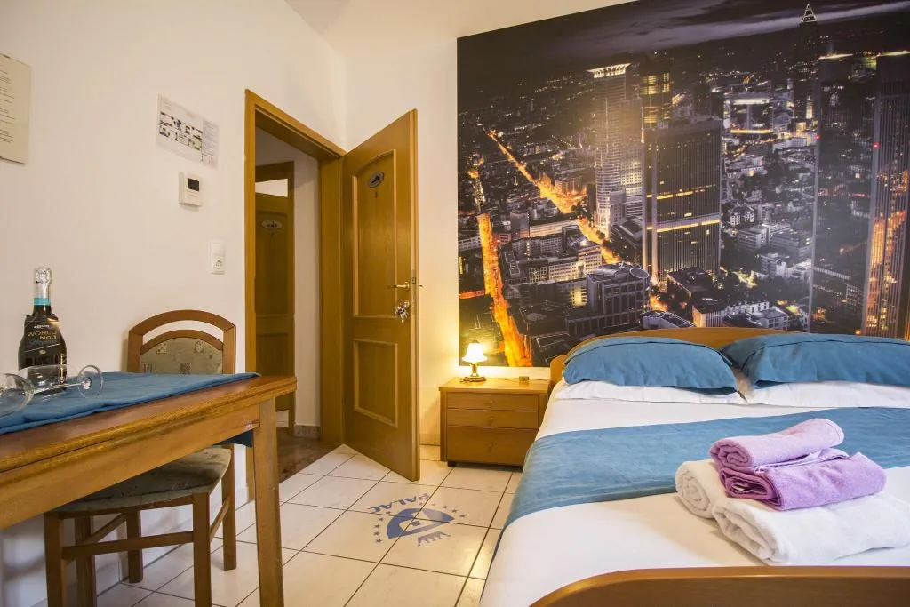 Room, Palac, Split