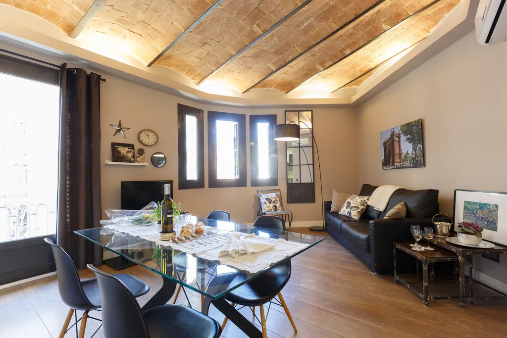APARTMENT CAPACITY 1 Room, AinB Eixample-Miro Apartments, Barcelona