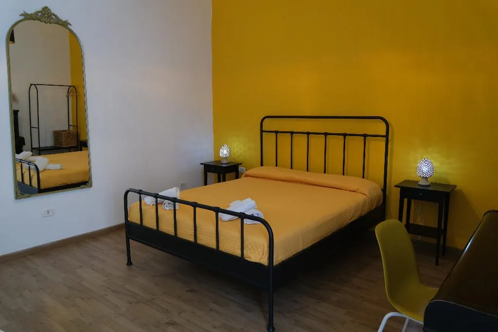 DOUBLE CLASSIC Room, B&B Tarumbò, Naples