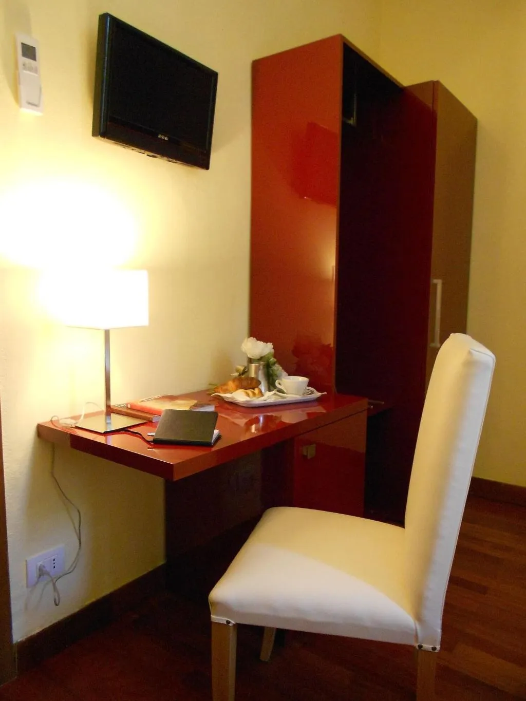 TWIN STANDARD Room, Minerva, Milan