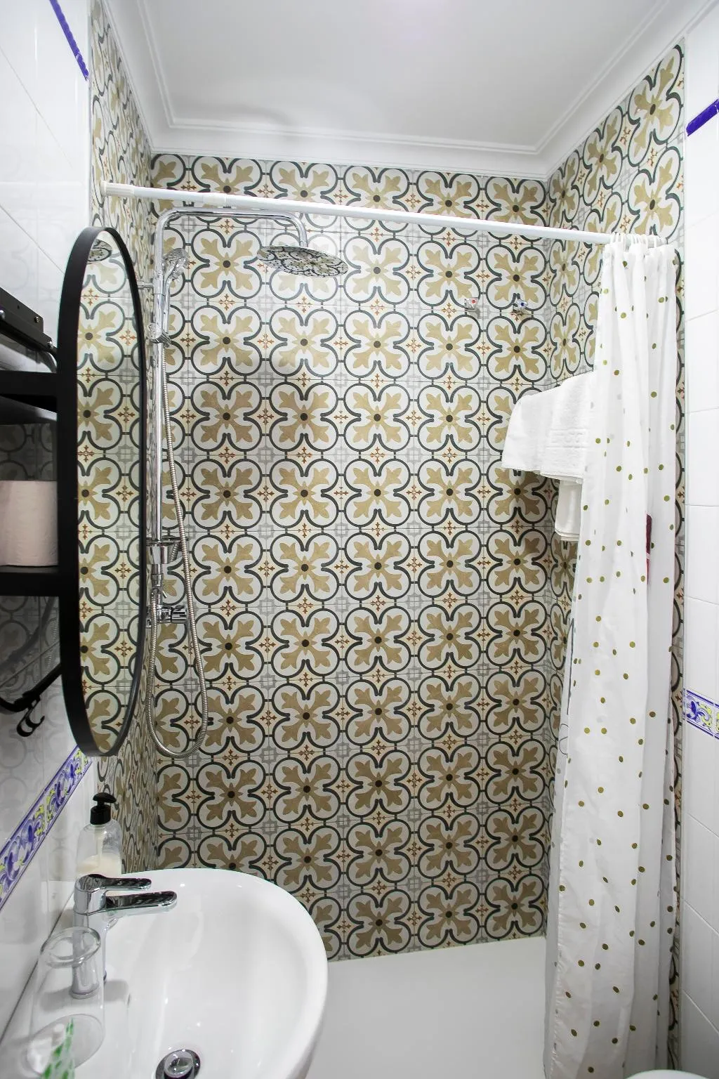 DOUBLE SINGLE USE WITH DOUBLE BED Room, Pensión dulces sueños, Seville