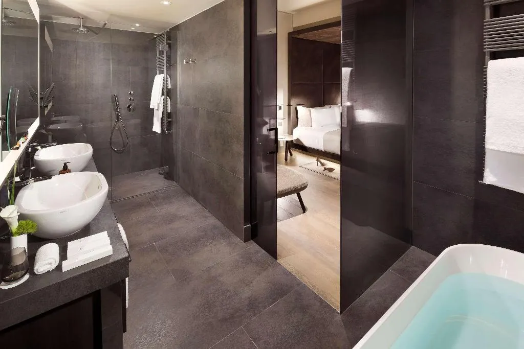 Room, Me Milan Il Duca, Milan