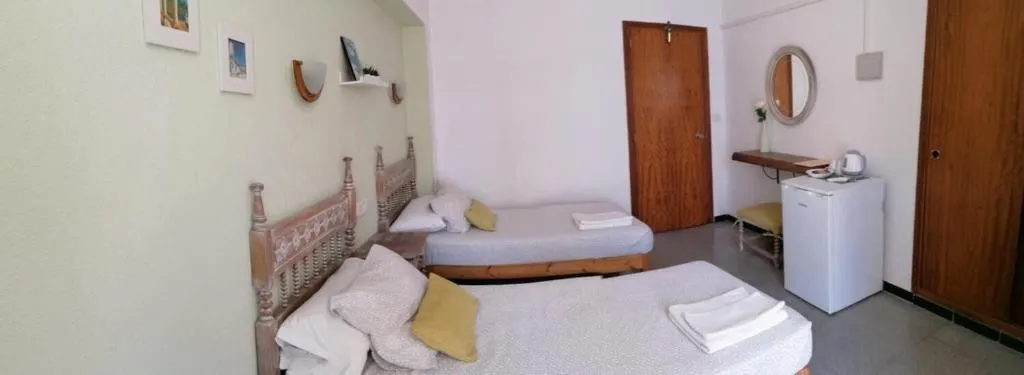 Room, Hostal Saturno, Majorca