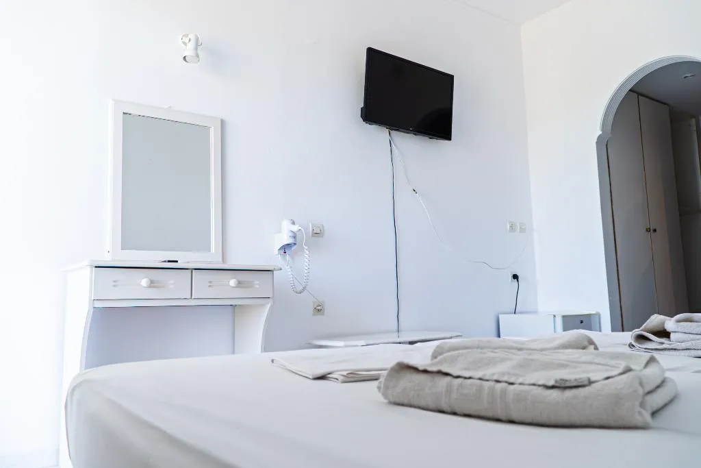 Room BASIC Room, Ikaros, Zante