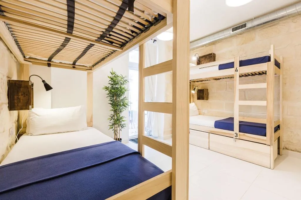 Room, Two Pillows Boutique Hostel, Malta