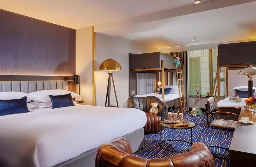 FAMILY ROOM KING SIZE BED Room, The Grafton Hotel, Dublin