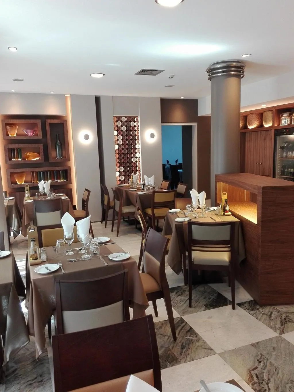 Restaurant, Windsor, Madeira