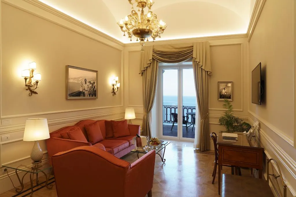 SUITE STANDARD Room, Grand Hotel Excelsior Vittoria Spa, Naples