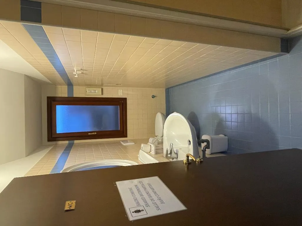 SINGLE WITH SHARED BATHROOM Room, Casa Caburlotto, Venice