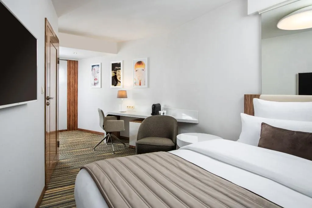 DOUBLE COMFORT Room, Leonardo Boutique Hotel Krakow City Center, Krakow