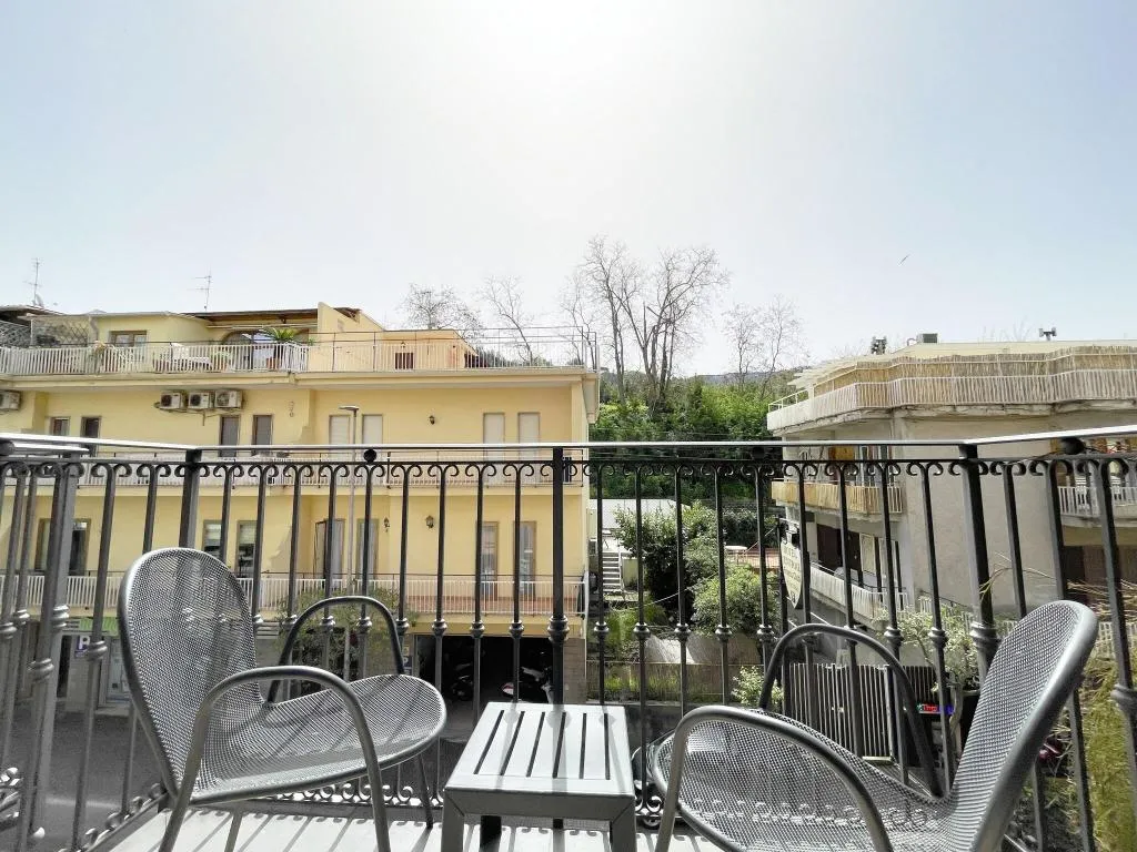 DOUBLE SUPERIOR QUEEN BED Room, Hotel Central, Naples