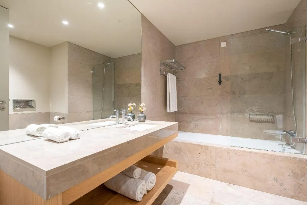 APARTMENT TWO BEDROOMS Room, The Anchor Troia Sea, Lisbon