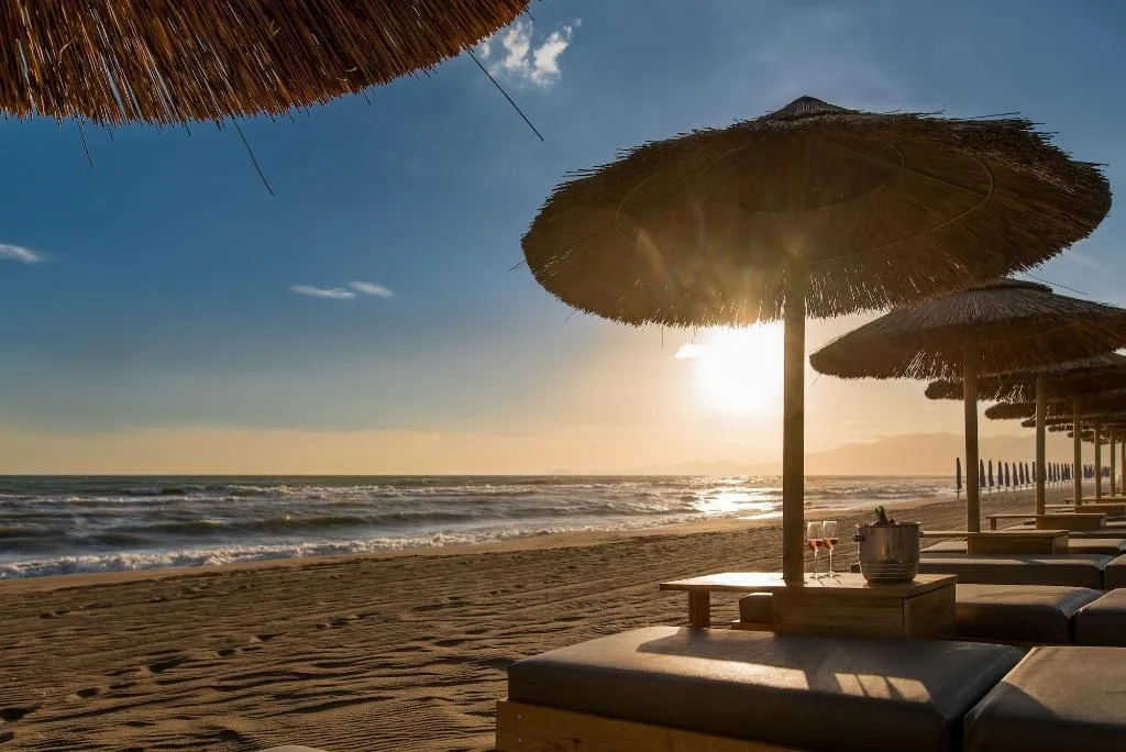 Beach, Cumeja Beach Club & Hotel, Naples