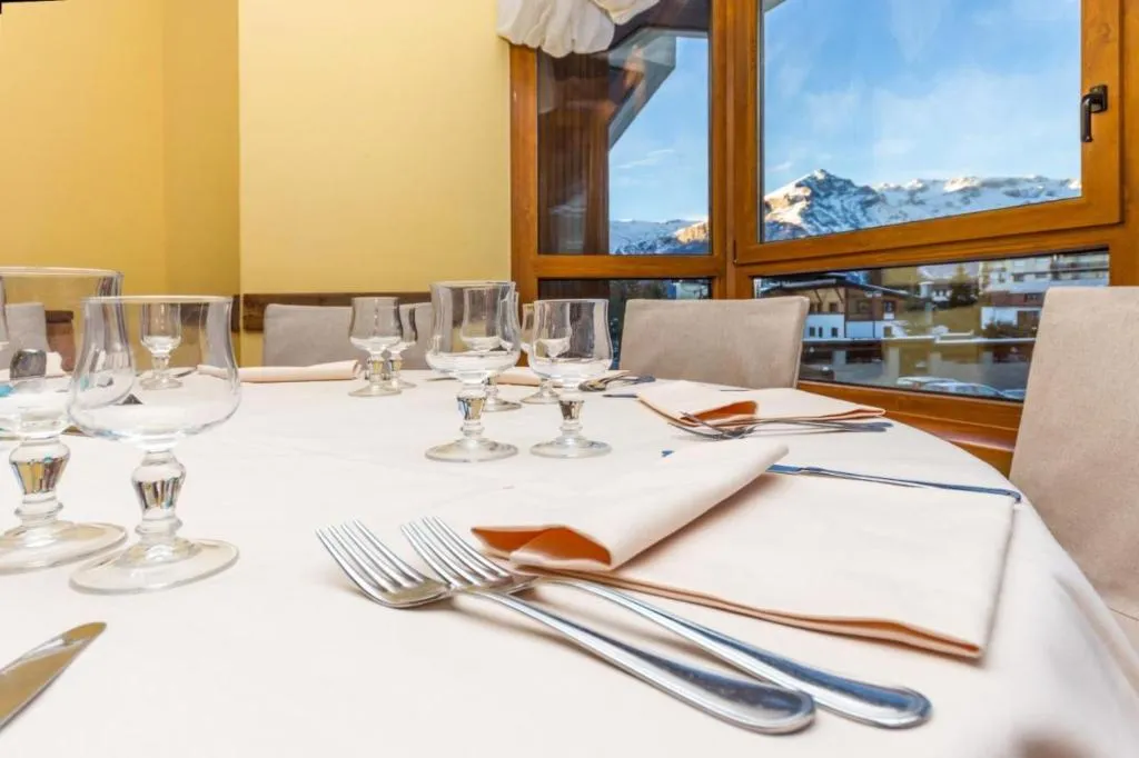 Restaurant, Hotel Relais des Alpes, Milan