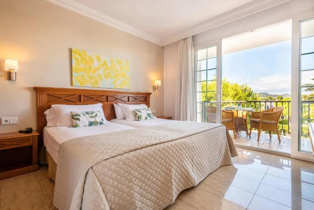 STUDIO TWO BEDS Room, Inturotel Sa Marina, Majorca