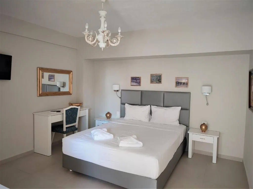 DOUBLE CLASSIC ONE BEDROOM Room, Light Blue Hotel, Halkidiki