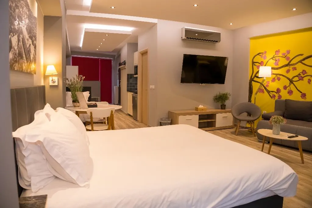 FAMILY ROOM PARK VIEW Room, Connect Studios and Apartments, Athens