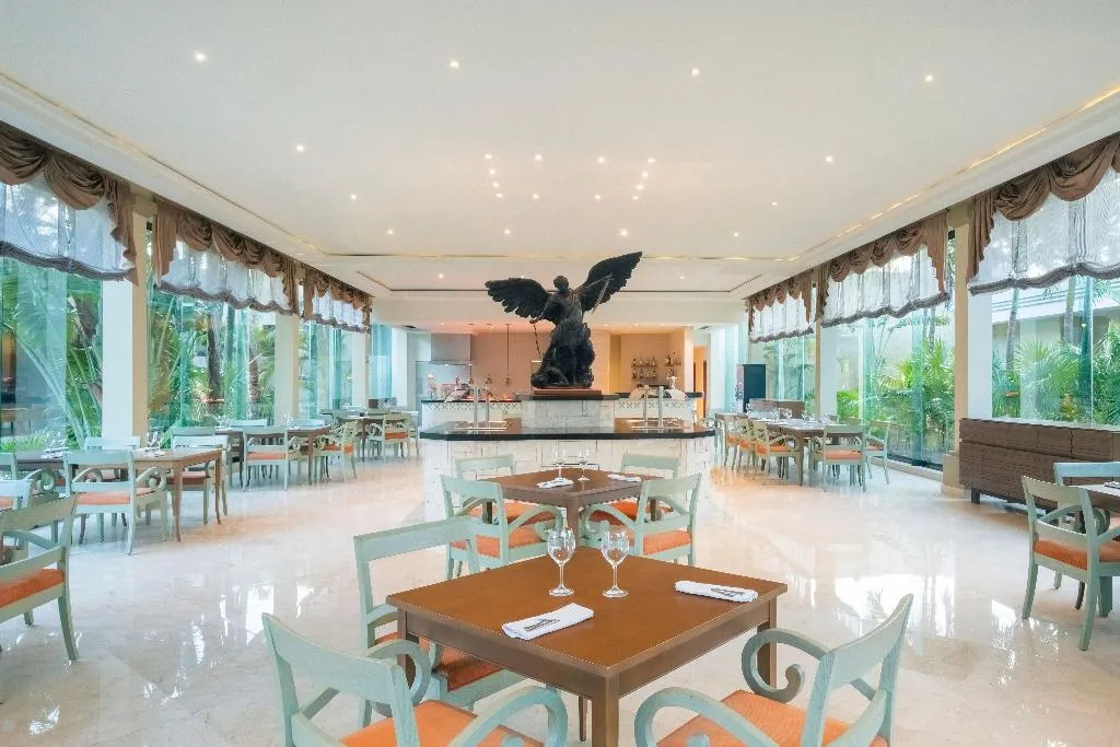 Restaurant, Iberostar Waves Quetzal All Inclusive, Cancun Area