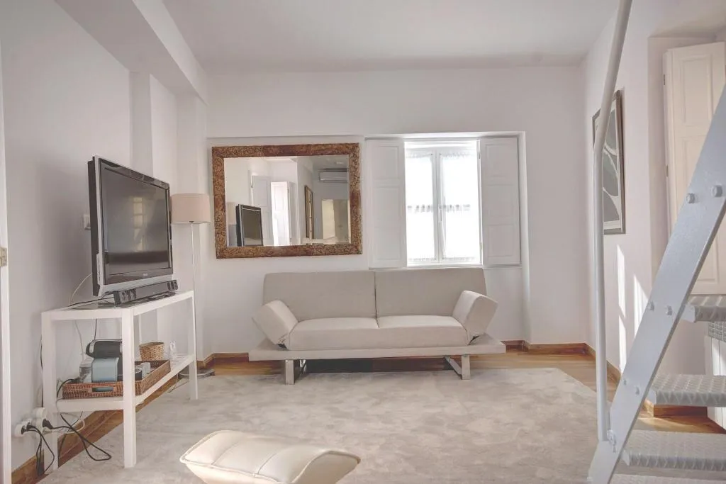 Room, Solar Dos Mouros, Lisbon