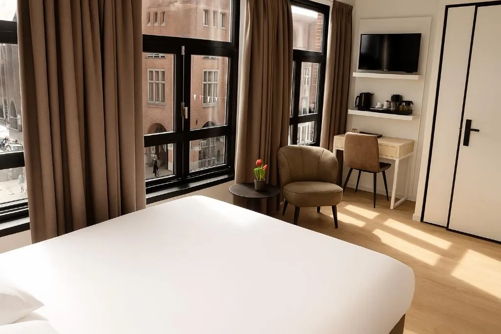 DOUBLE SUPERIOR CITY VIEW Room, Hotel Van Gelder, Amsterdam