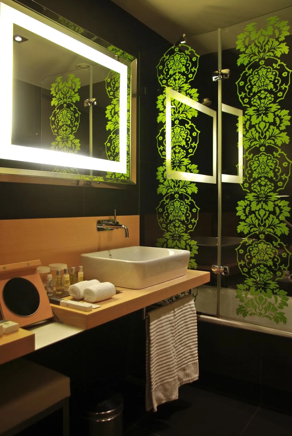 SUITE STANDARD Room, Double Tree by Hilton Girona, Costa Brava