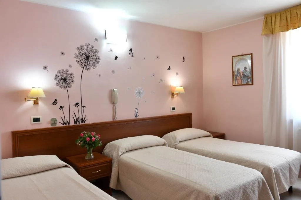 TRIPLE STANDARD Room, Marconi, Rome