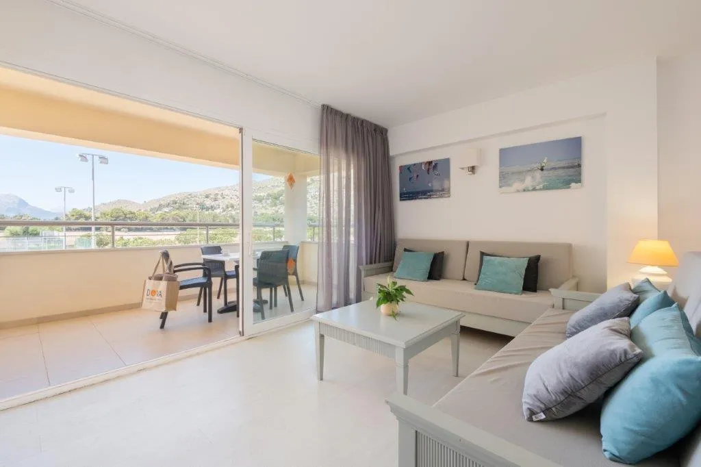 APARTMENT TWO BEDROOMS Room, Duva, Majorca