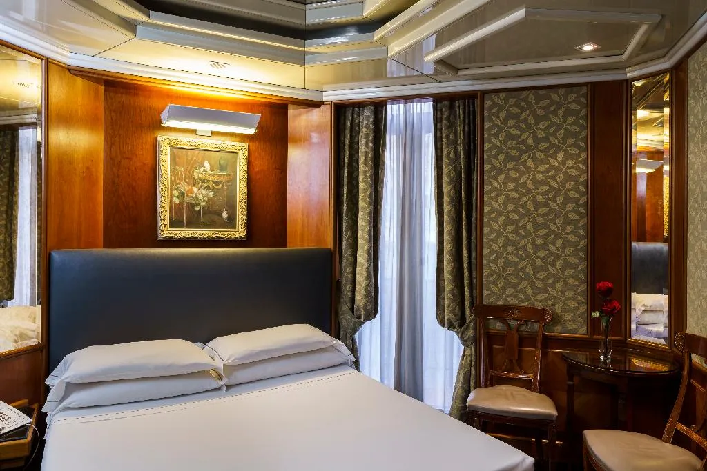 Double or Twin STANDARD Room, Valadier, Rome