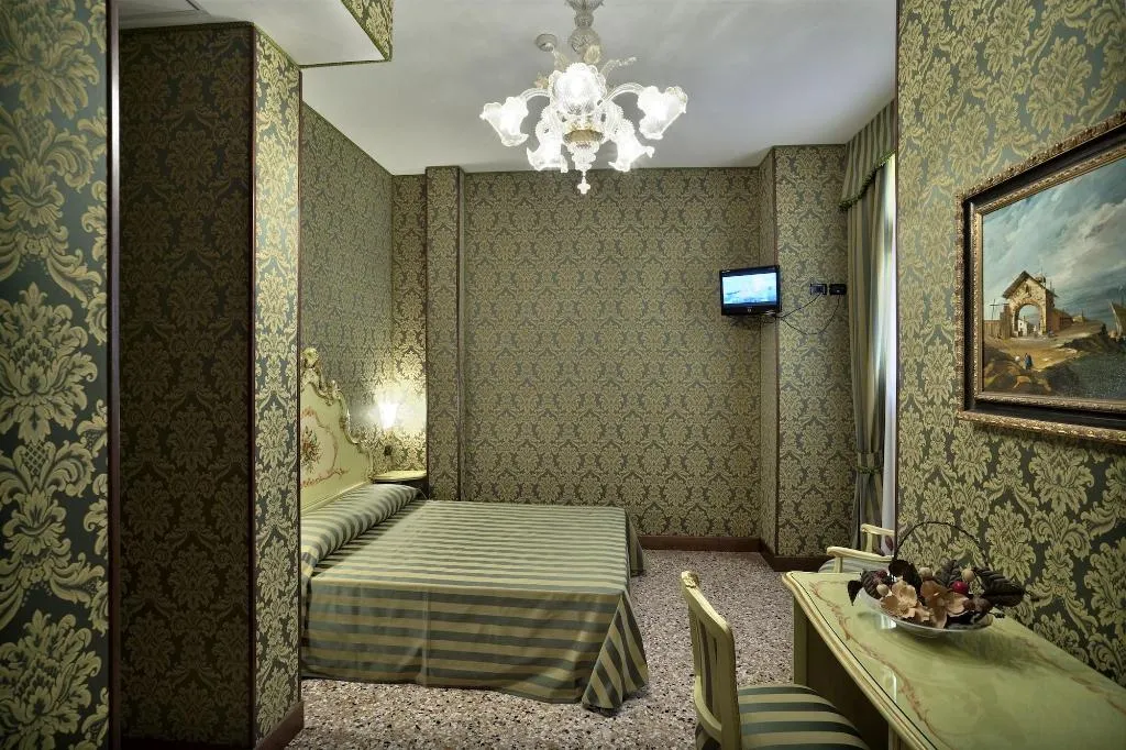 Room, Hotel Al Malcanton, Venice
