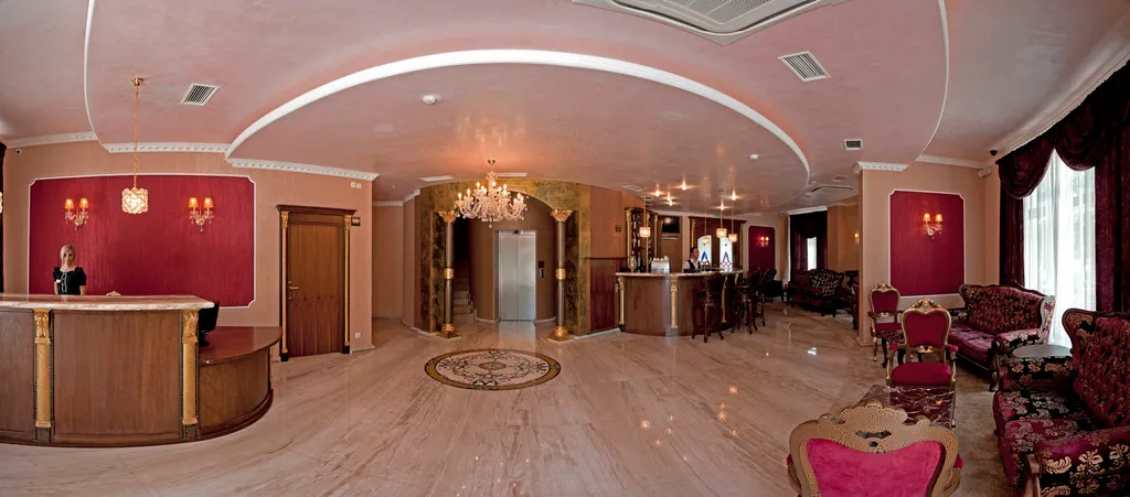 Lobby, Kristel, Varna