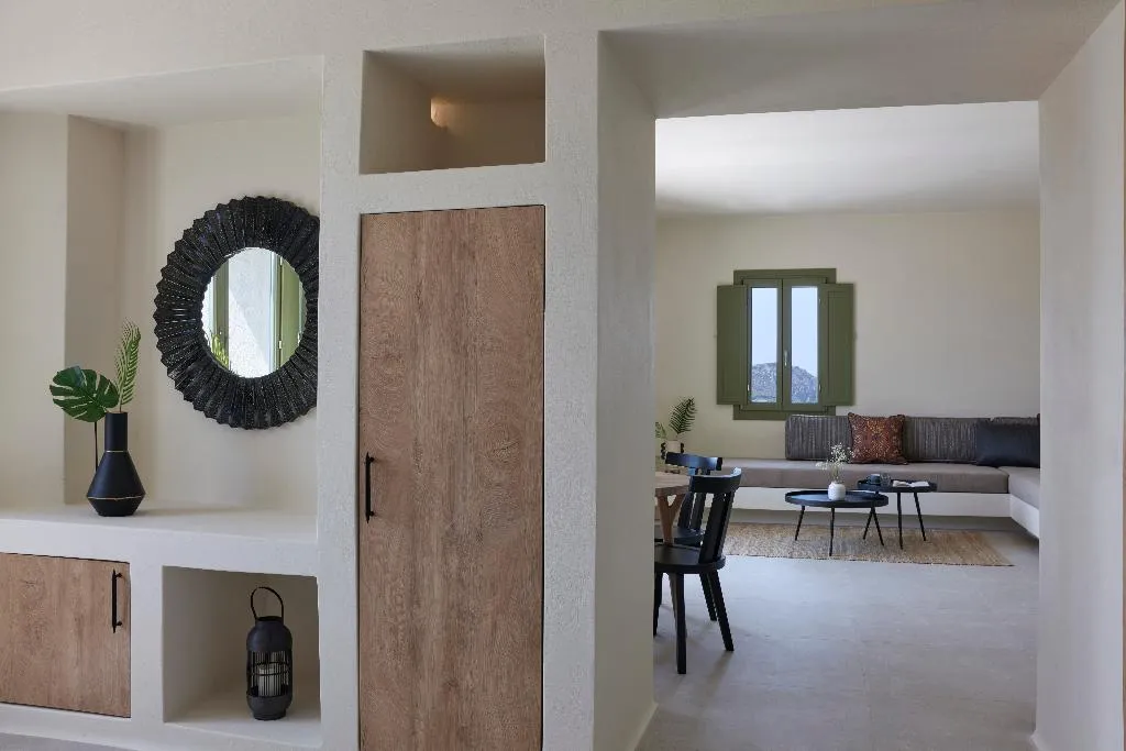 SUITE HONEYMOON Room, Aeon Suites by Mr and Mrs White, Santorini