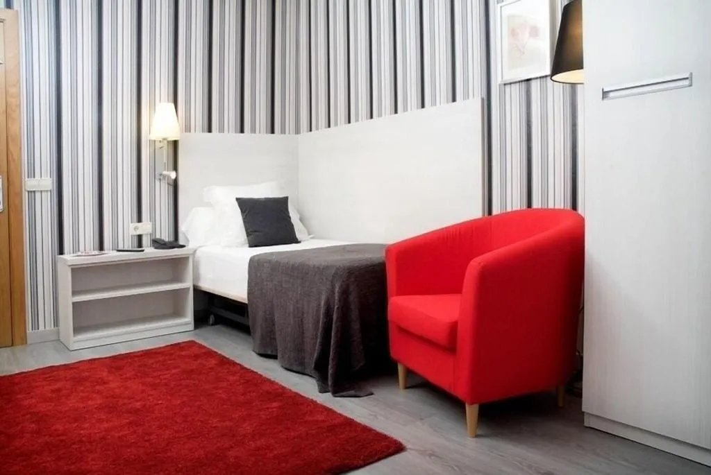 Room, J. Balmes, Costa Brava