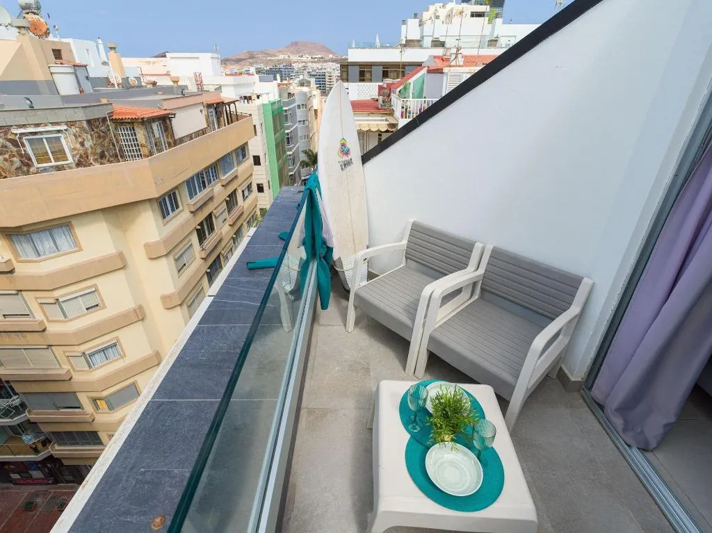 Room, Tusity Yeah, Gran Canaria