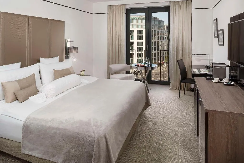 DOUBLE SUPERIOR Room, Melia Berlin, Berlin