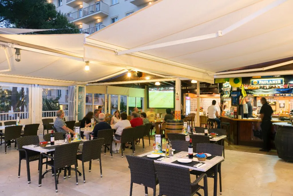 Restaurant, Tres Torres, Majorca